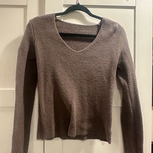Women’s Gray Sweater. Size Medium.